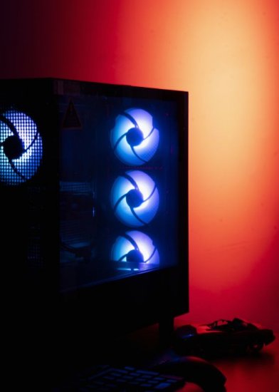 Računalo EPOCH Titan / Ryzen 7 8700F, 16GB DDR5, 1TB SSD NVMe, AMD Radeon RX 9060 XT 8GB, WiFi, Windows 11, crno