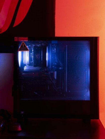 Računalo EPOCH Titan / Ryzen 7 8700F, 16GB DDR5, 1TB SSD NVMe, AMD Radeon RX 9060 XT 8GB, WiFi, Windows 11, crno