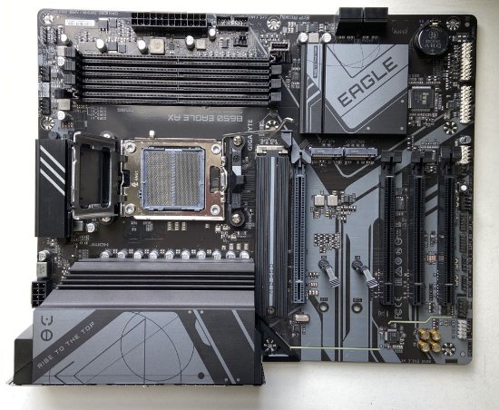 RABLJENI - Matična ploča GIGABYTE B650 Eagle AX, AMD B650, DDR5, Wi-Fi, ATX, s. AM5