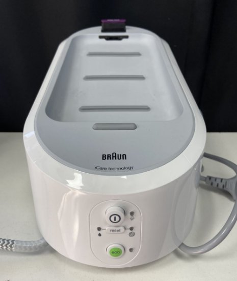 RABLJENI - Parna postaja BRAUN IS3044WH, 2400W, 6 bara, 340 g/min, 2 l, bijelo-siva