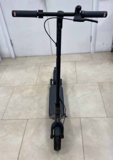 RABLJENI - Električni romobil SEGWAY Ninebot KickScooter F2 E, autonomija do 40 km, brzina 25km/h, kotači 10˝, crni
