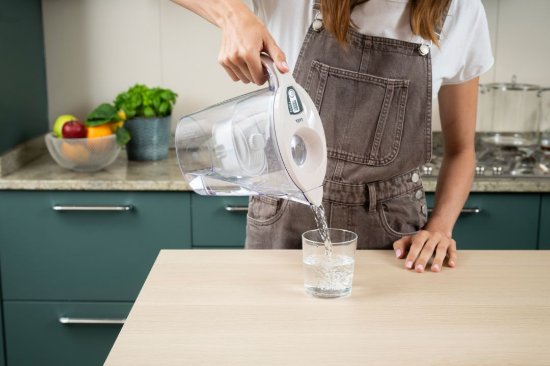 Vrč za filtriranje vode LAICA VRC STREAM, 2,3l, bež