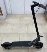 RABLJENI - Električni romobil XIAOMI Electric Scooter 4 Ultra, autonomija do 70km, brzina 25km/h, kotači 10˝