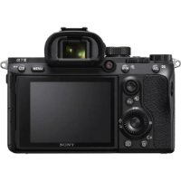 Digitalni fotoaparat SONY Alpha A7 III + FE 28-70mm f/3.5-5.6 OSS II, 24,2 Mp, 4K Ultra HD, crni